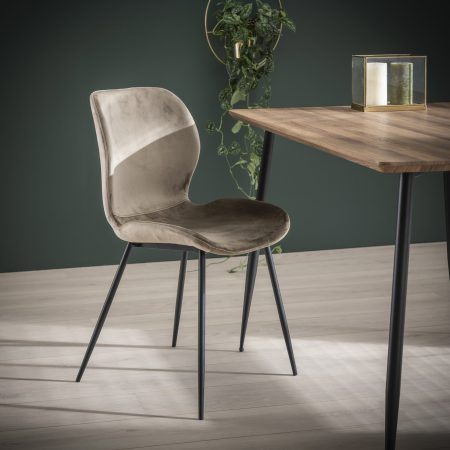 Eetkamerstoel 'Gael' Velvet, kleur Champagne